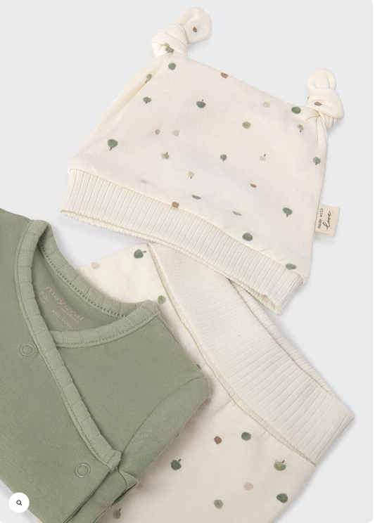 Completo clinica con cappellino