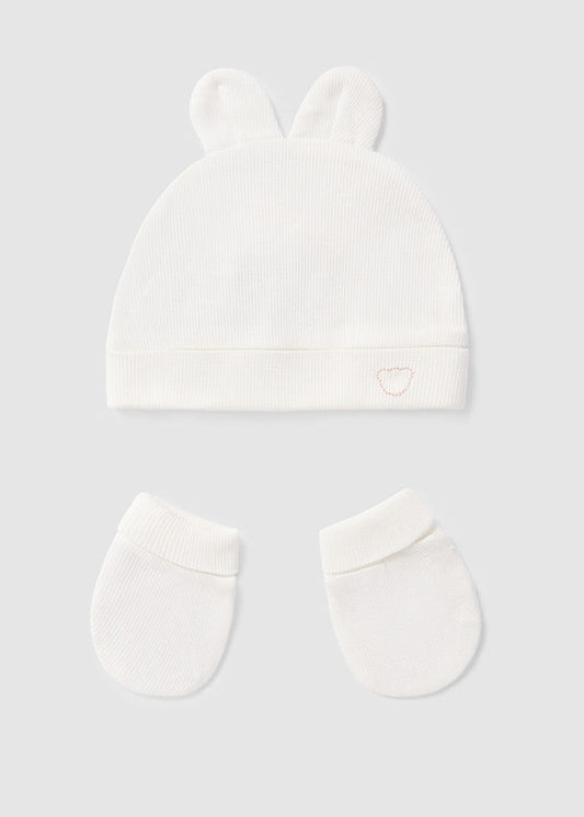 Cappellino con muffole in cotone bianco